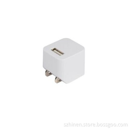 Travel Charger with Single USB 5V/1A Output